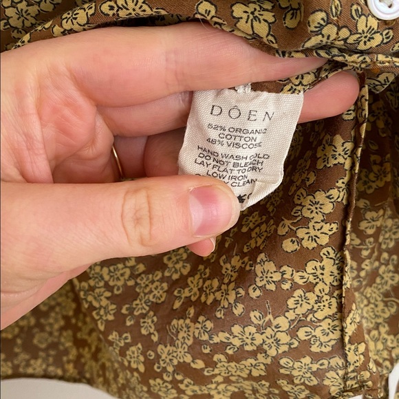 Doen O’Keeffe Blouse - Olive/Gold Floral Puff-Sleeve Button Front - Picture 4 of 7